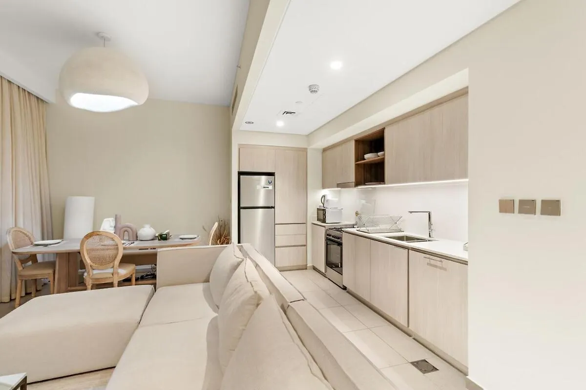 Apartment First Class 2Br Refreshing Creek View Dubai